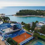 Neza B4 By Interhome Bašanija