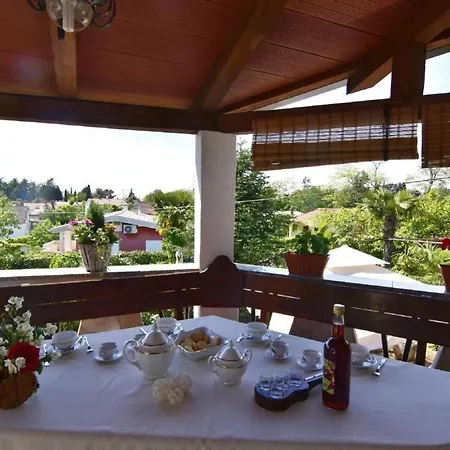 Appartement Neza B4 By Interhome