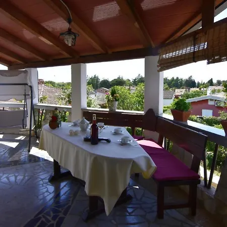 Neza B4 By Interhome Bašanija