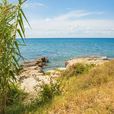 Neza B4 By Interhome Bašanija