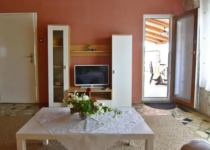 Neza B4 By Interhome Bašanija