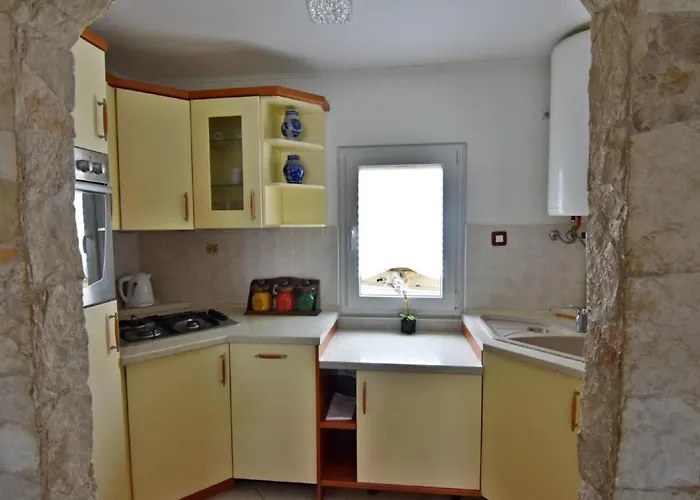 Neza B4 By Interhome
