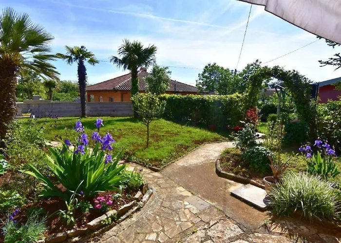 Neza B4 By Interhome Bašanija